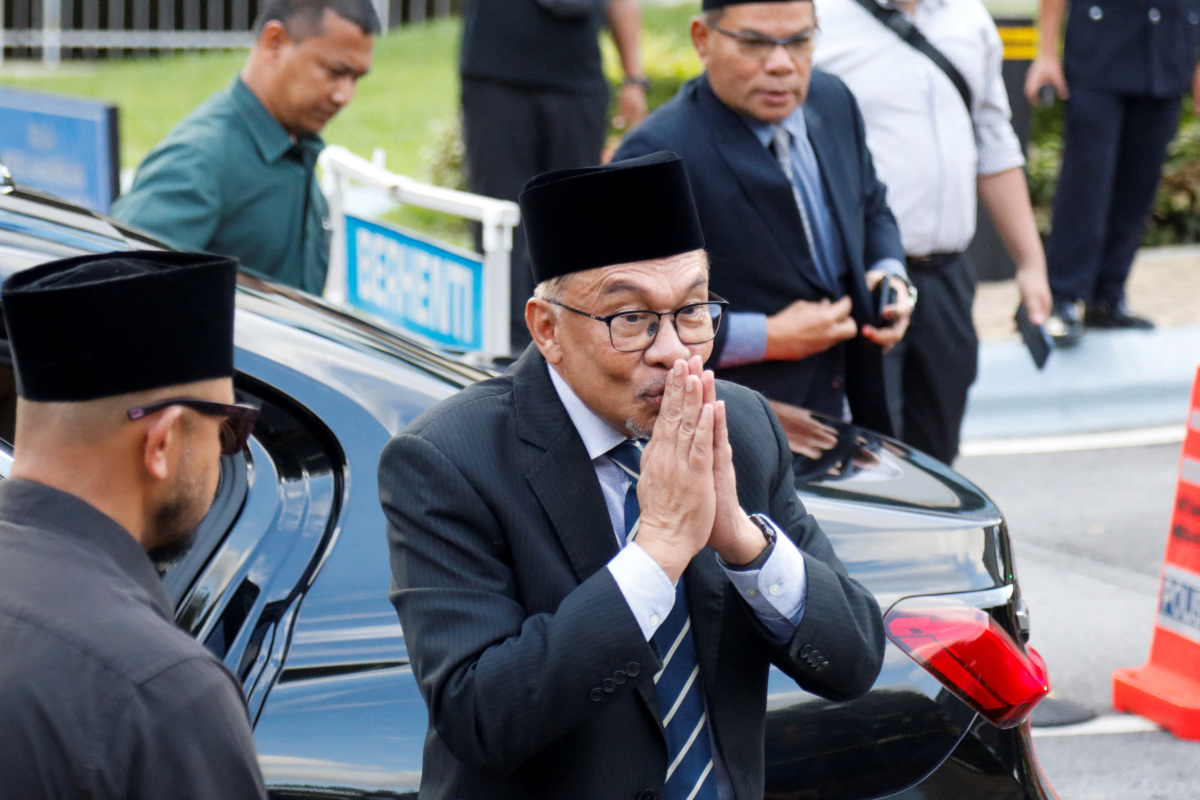 Malaysia's Anwar Becomes Prime Minister, Ending Decades-long Wait