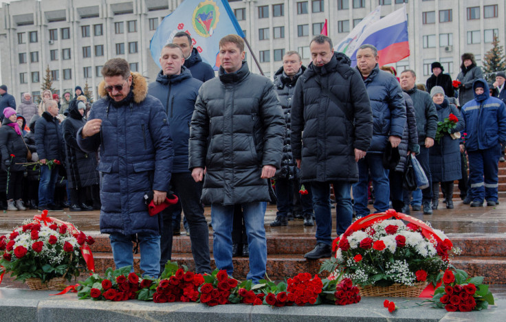 People take part in a ceremony in memory of Russian soldiers killed in the course of Russia-Ukraine conflict, in Samara