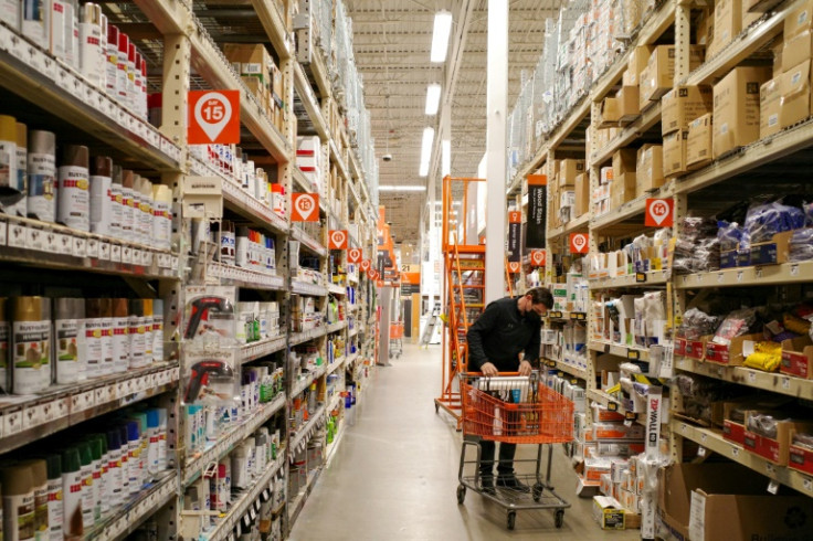 Stronger-than-expected retail sales data suggest US consumers remain resilient to rising interest rates, putting pressure on the Federal Reserve to keep hiking