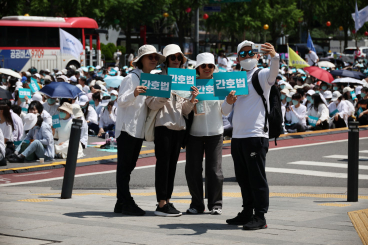 South Korean nurses hold a protest after Yoon vetoes nursing bill